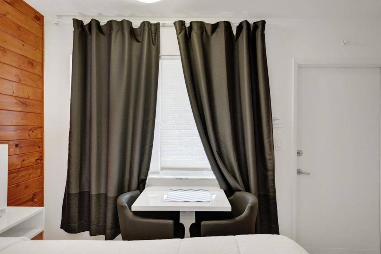 Waves Beach Town Cozy Studio Apartment بومبانو بيتش المظهر الخارجي الصورة