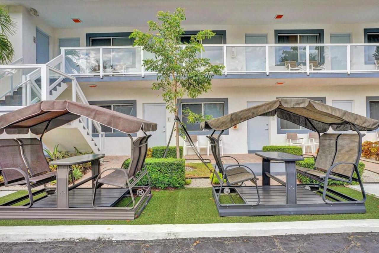 Waves Beach Town Cozy Studio Apartment بومبانو بيتش المظهر الخارجي الصورة